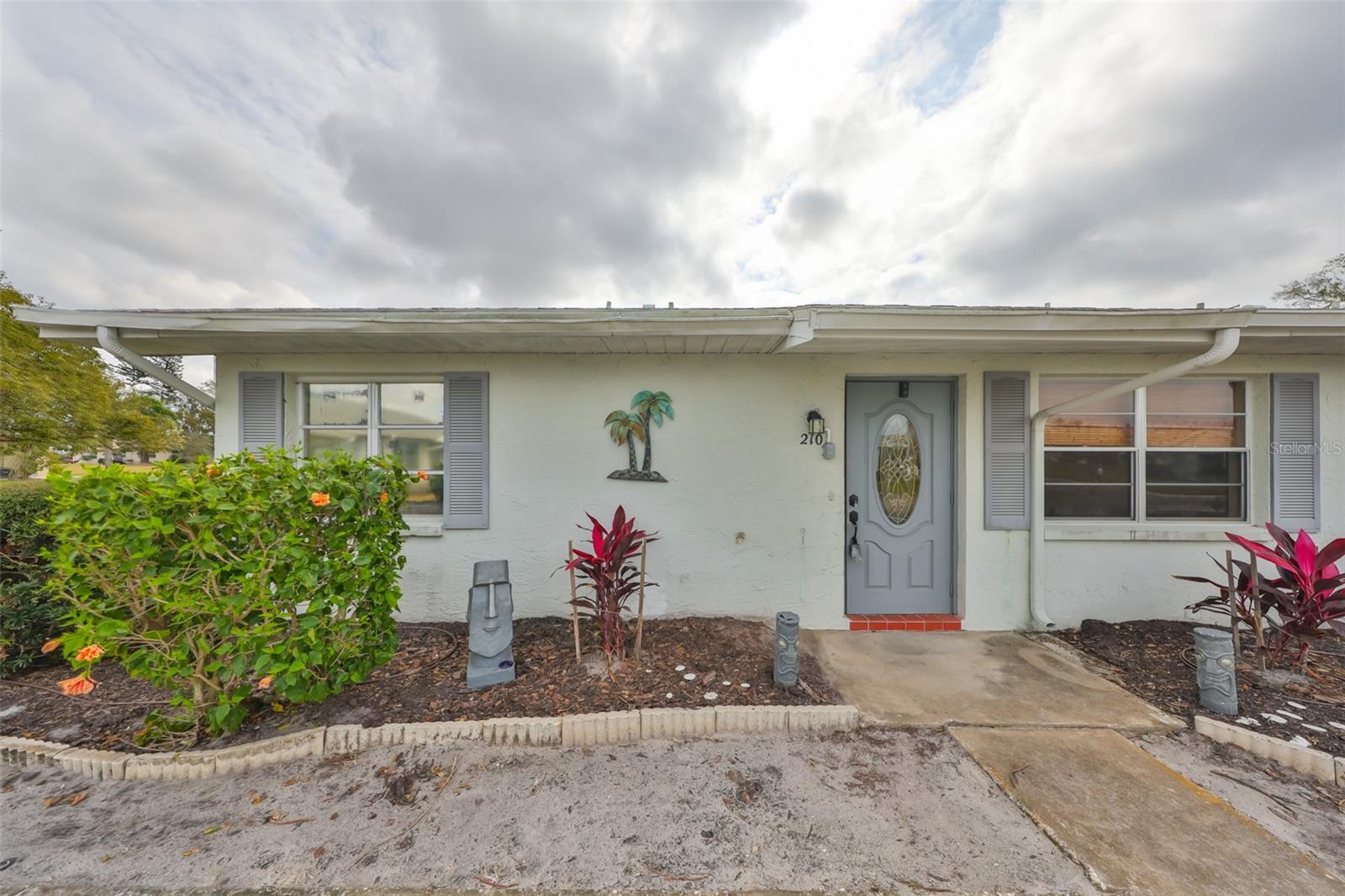 Photo of 210 GLOUCESTER BLVD