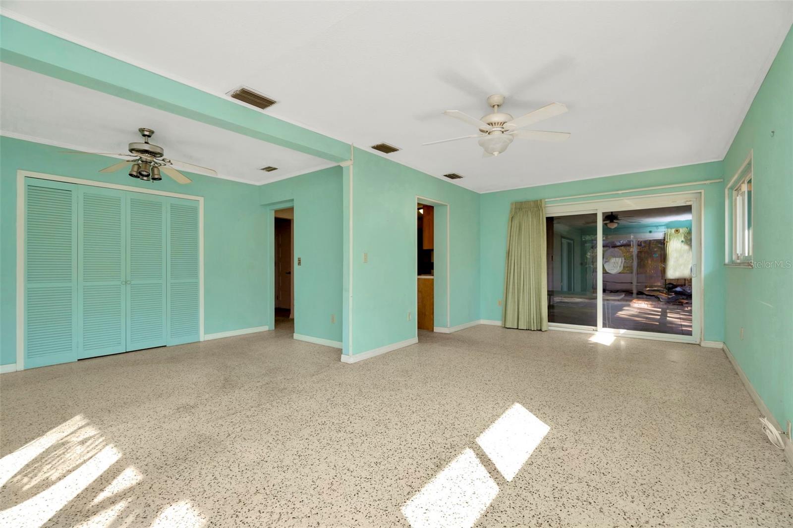 Photo 4 of 215 DRUID HILLS RD