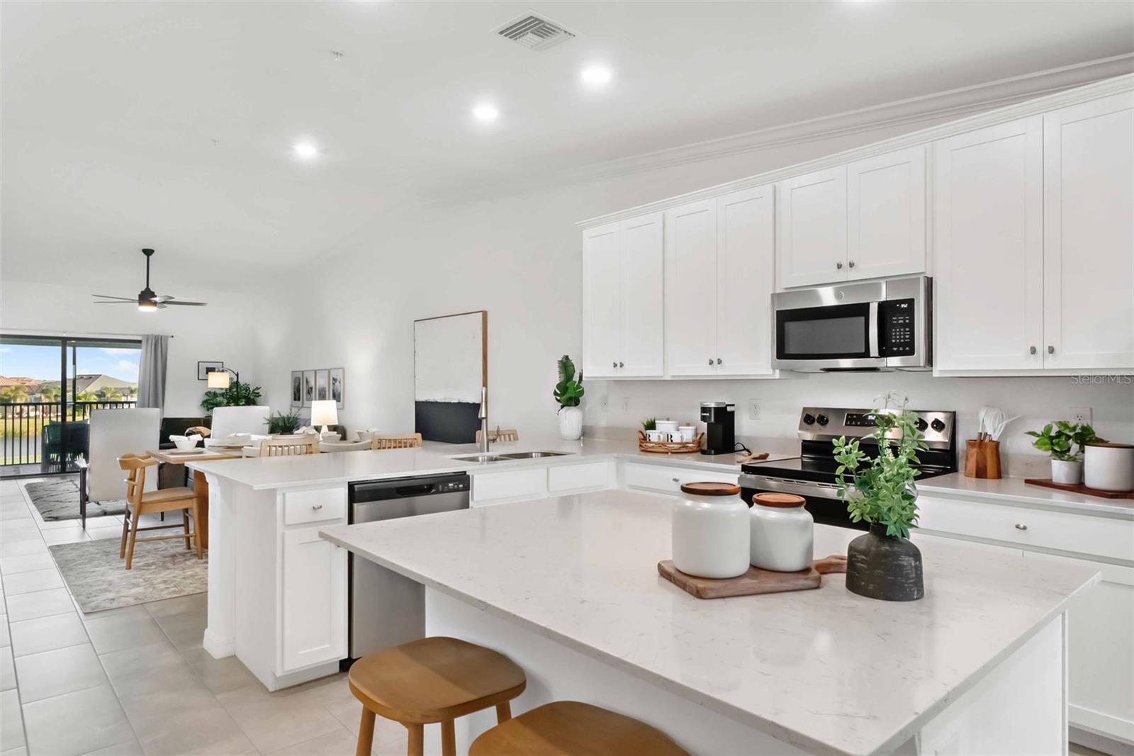 Photo 4 of 5695 PALMER CIR #202