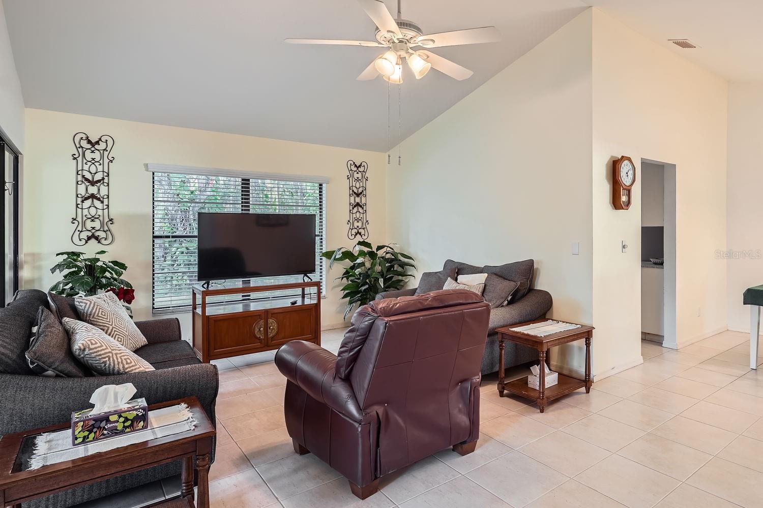 Photo 7 of 1752 ATRIUM DR