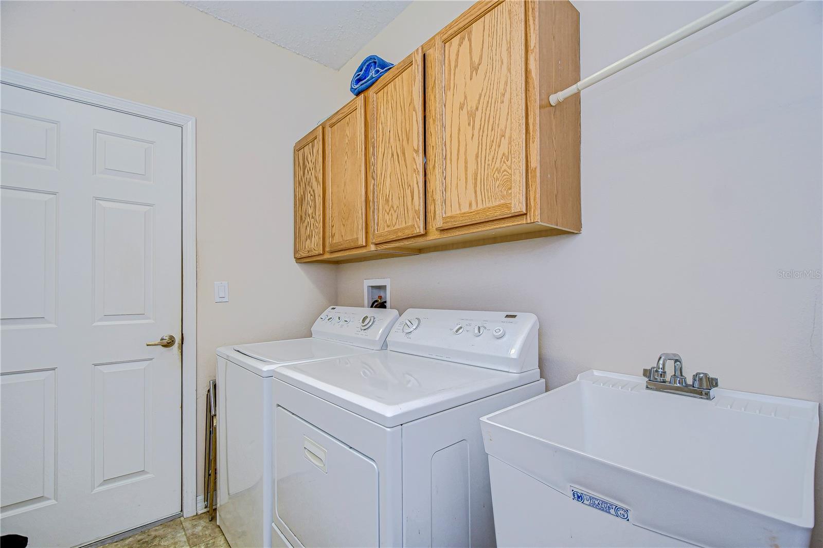 Photo 6 of 11740 NEW BRITAIN DR