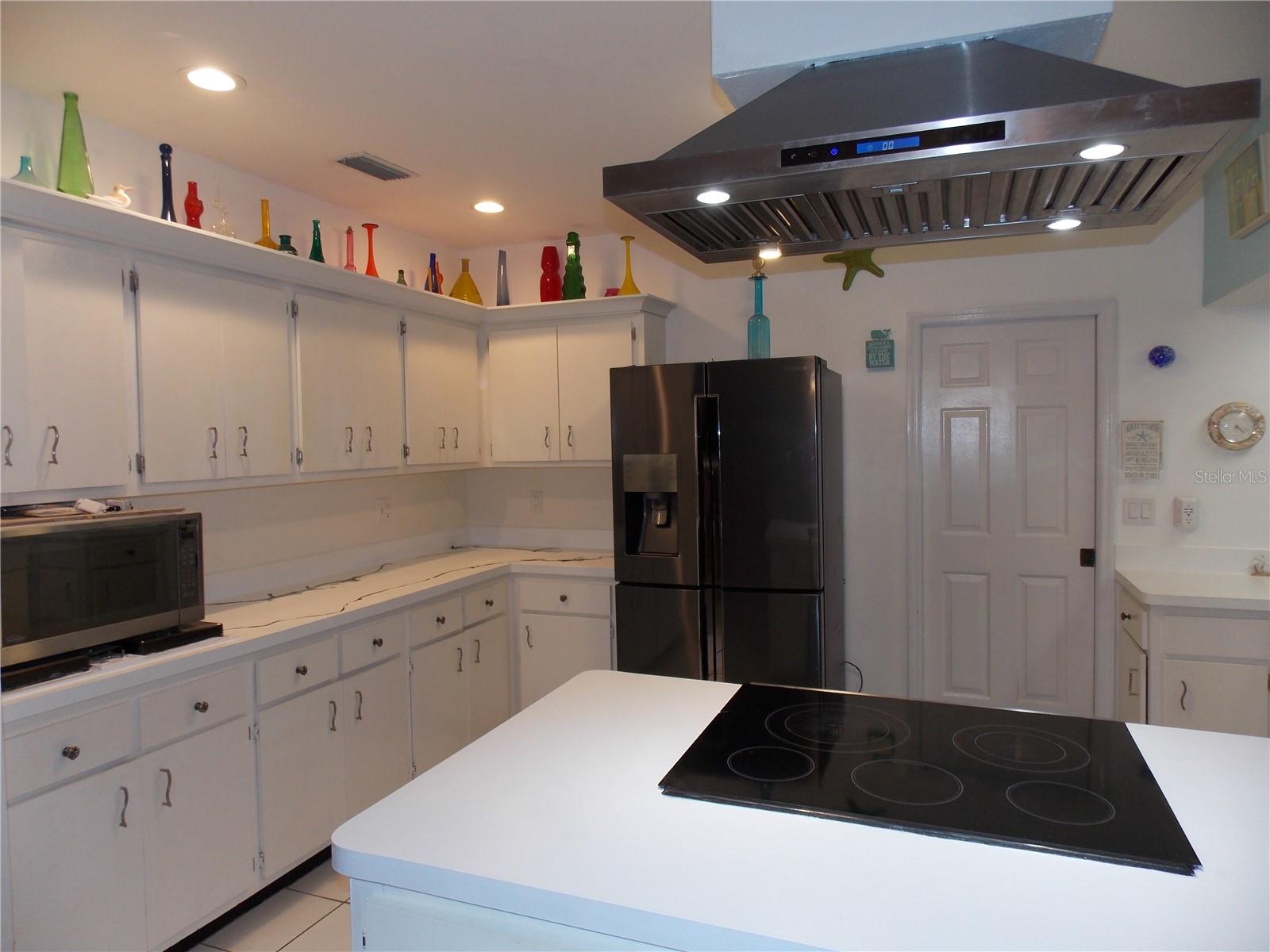 Photo 2 of 2046 WINDING OAKS DR