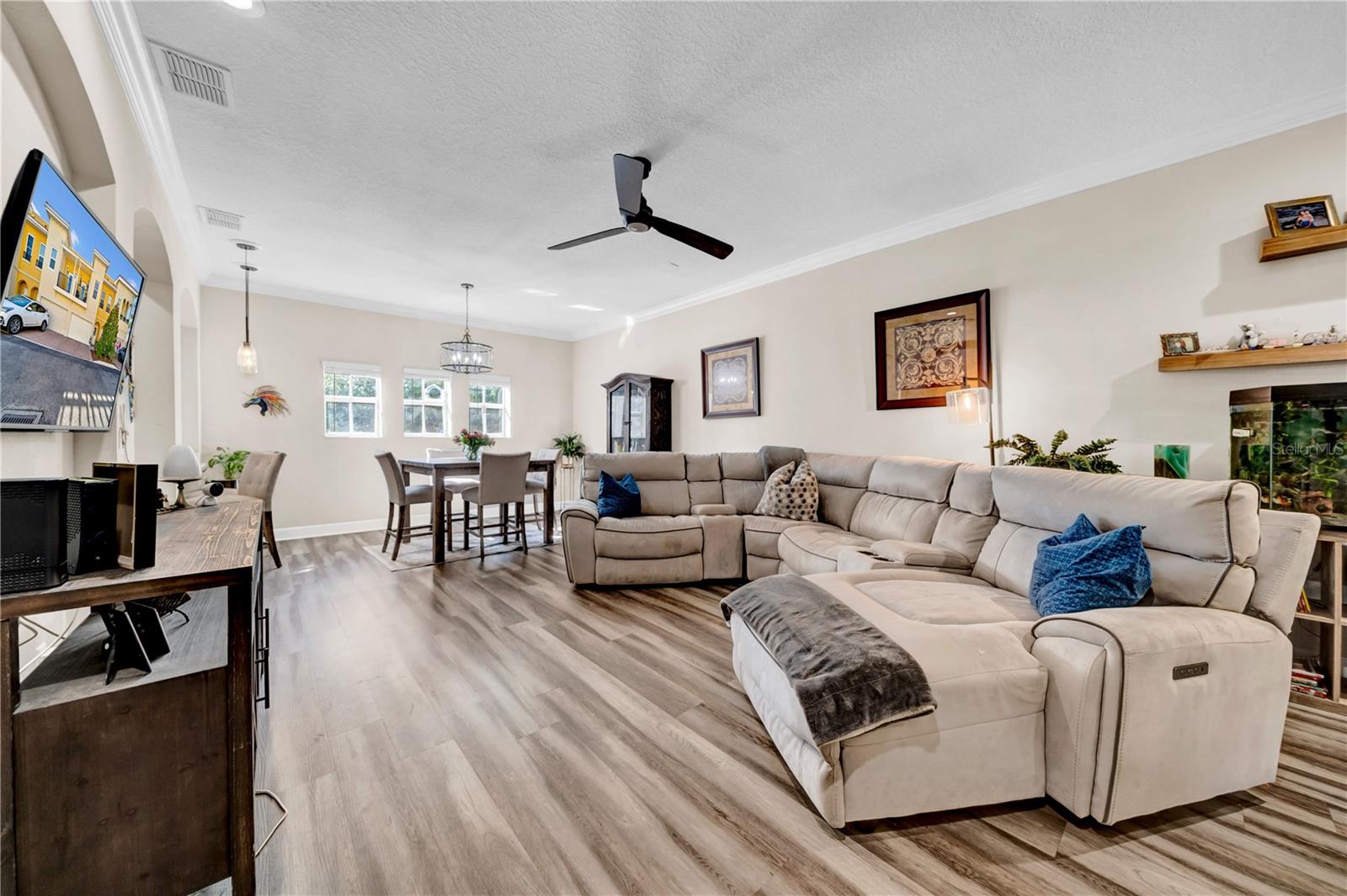 Photo 4 of 614 105TH LN N