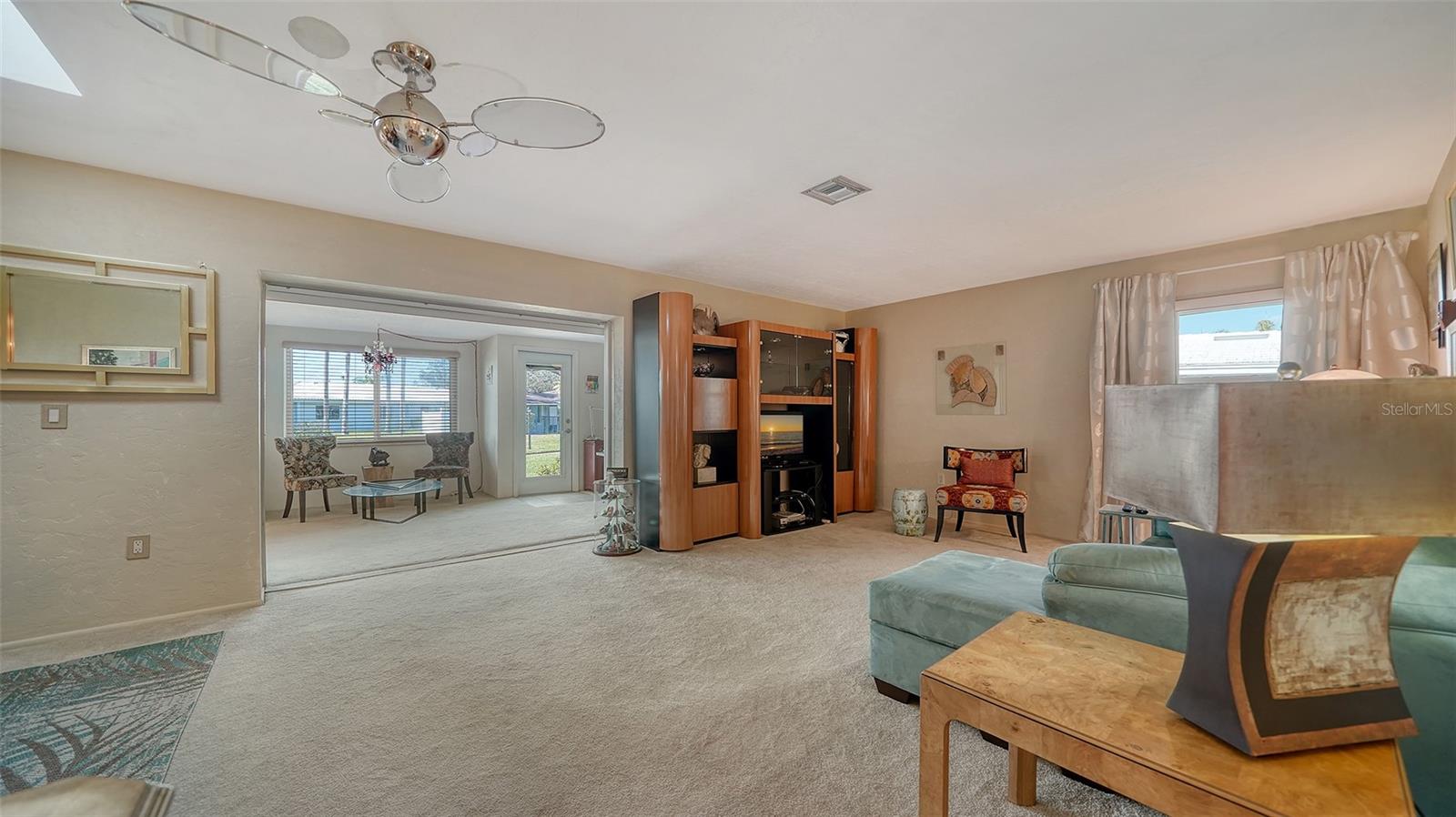 Photo 6 of 1366 STAFFORD LN #1420