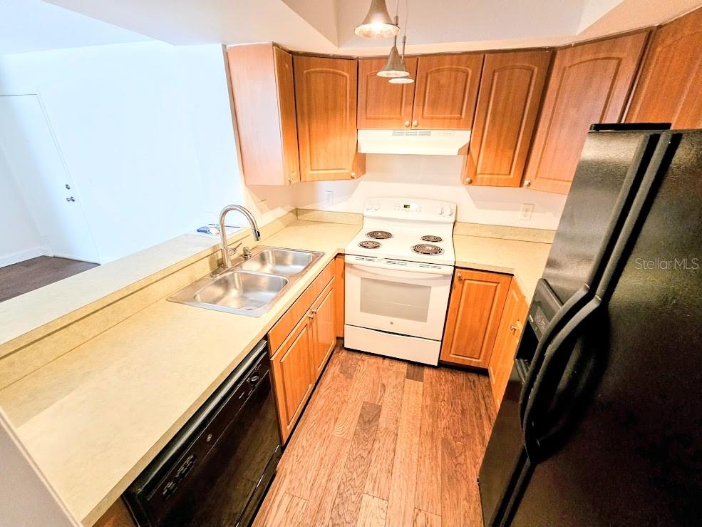 Photo 6 of 4405 W FAIR OAKS AVE #10