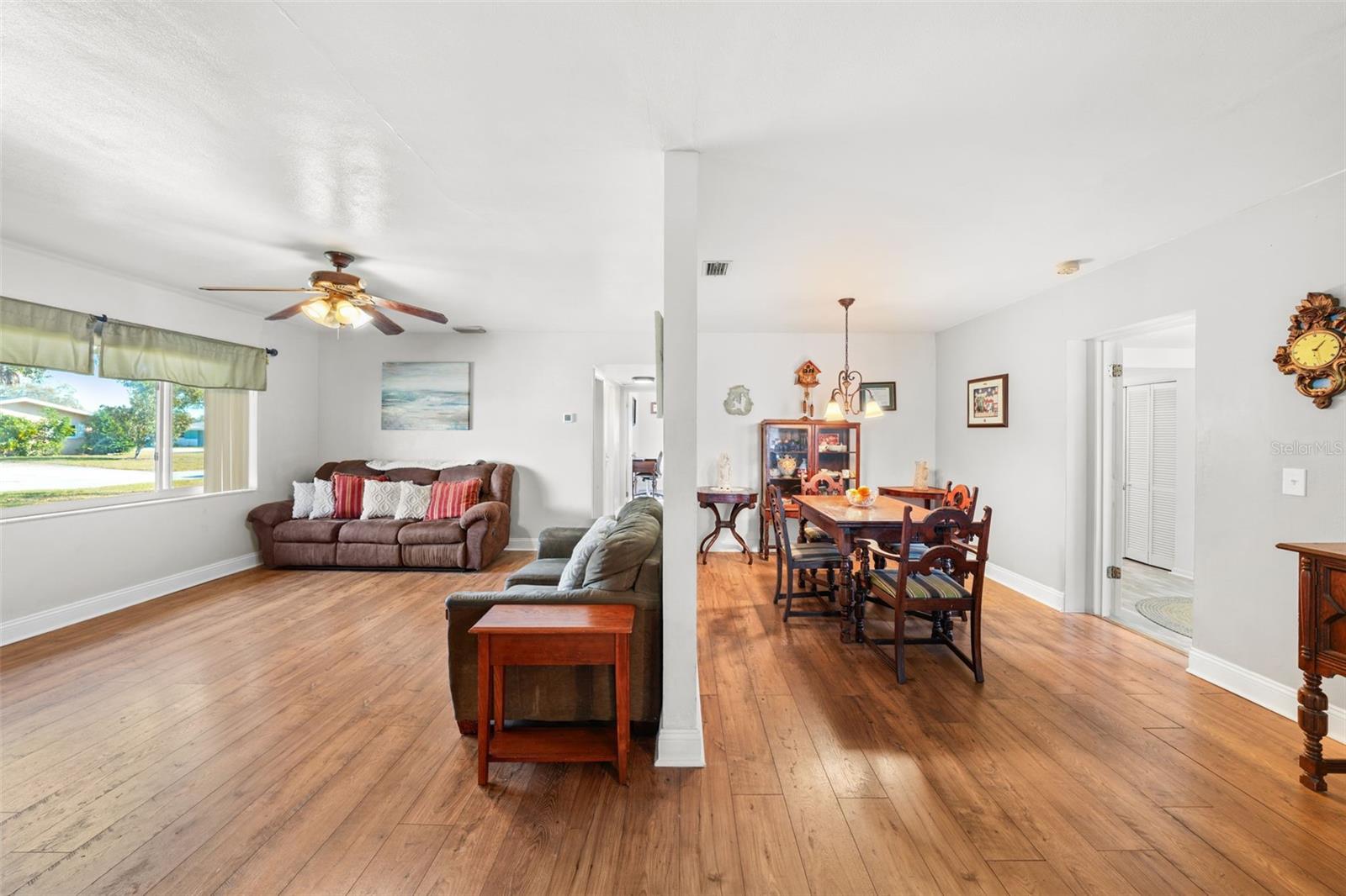 Photo 4 of 1720 HAMPTON LN