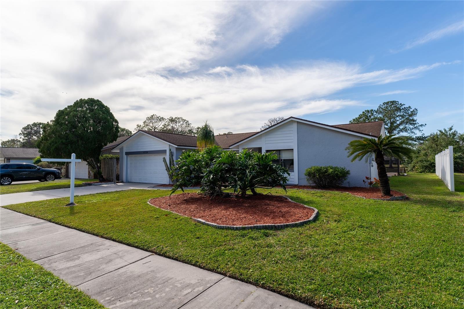 Photo 3 of 4726 WINDFLOWER CIR