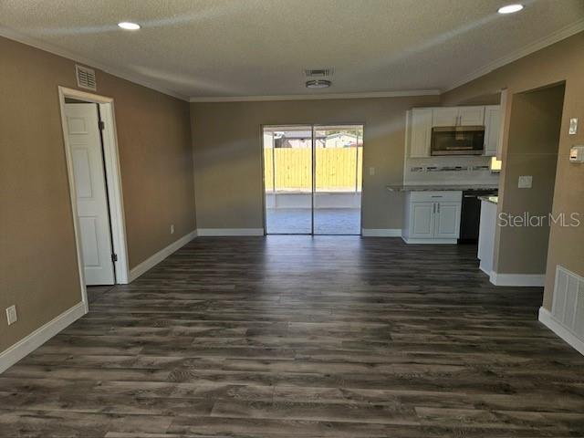 Photo 6 of 9387 PINERO ST