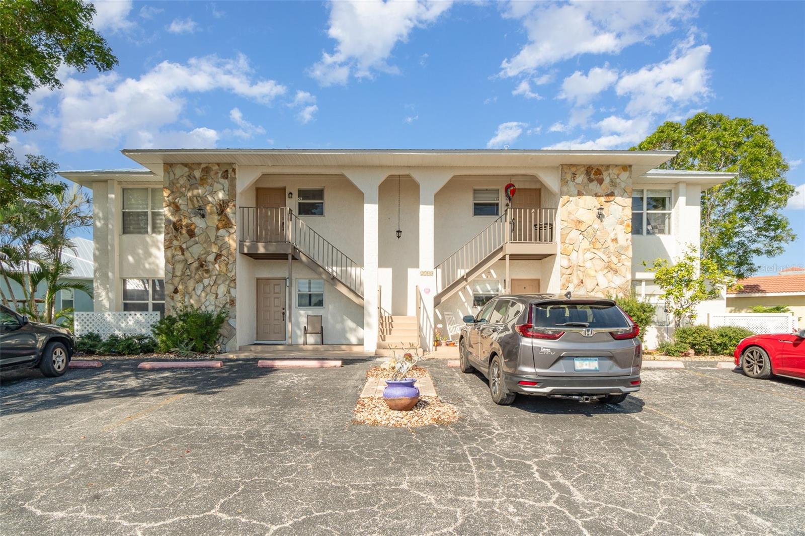 Photo 2 of 2700 MAGDALINA DR #2B