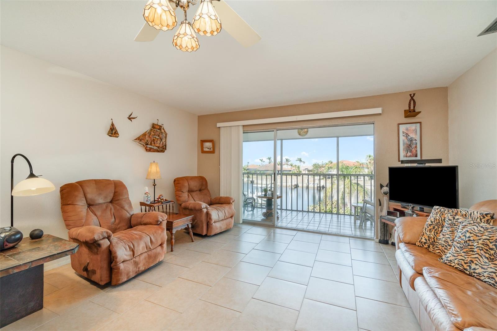 Photo 7 of 2700 MAGDALINA DR #2B