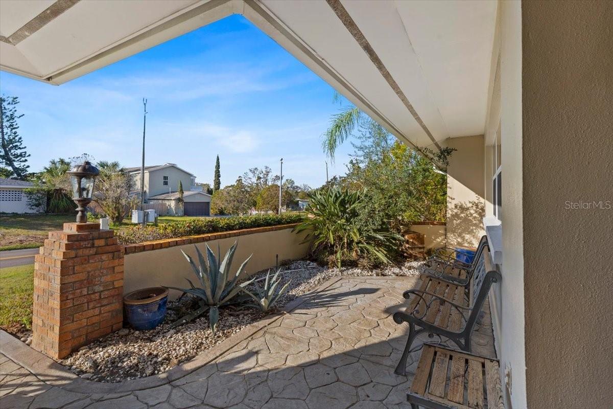 Photo 5 of 4001 HARBOR HILLS DR