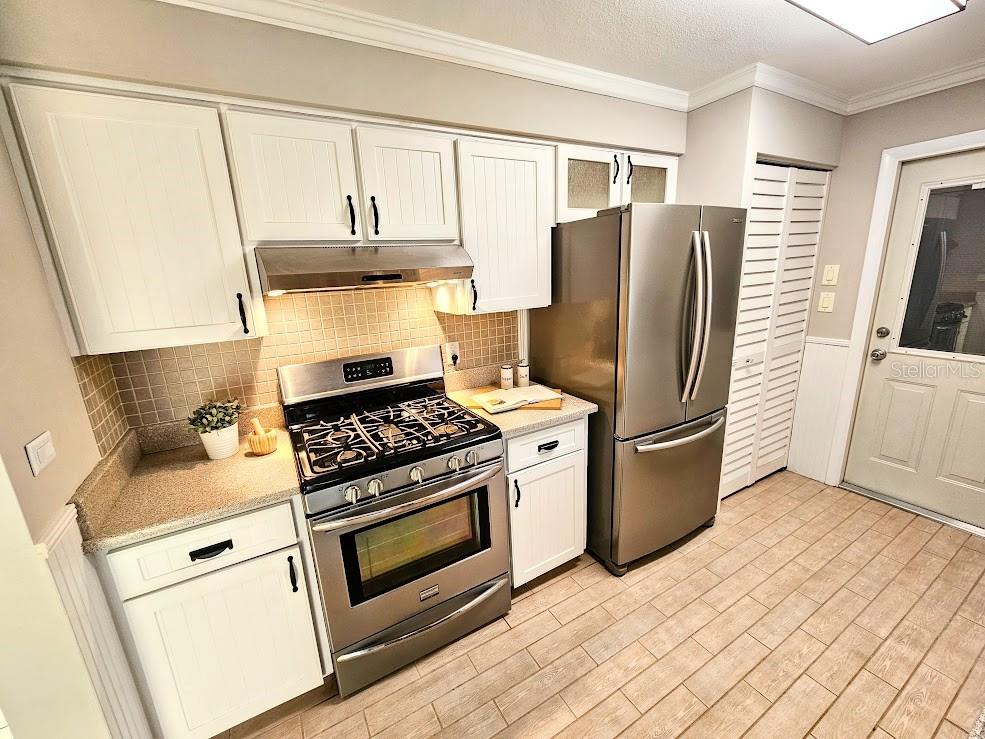 Photo 2 of 5517 WILLIAMSDALE CT