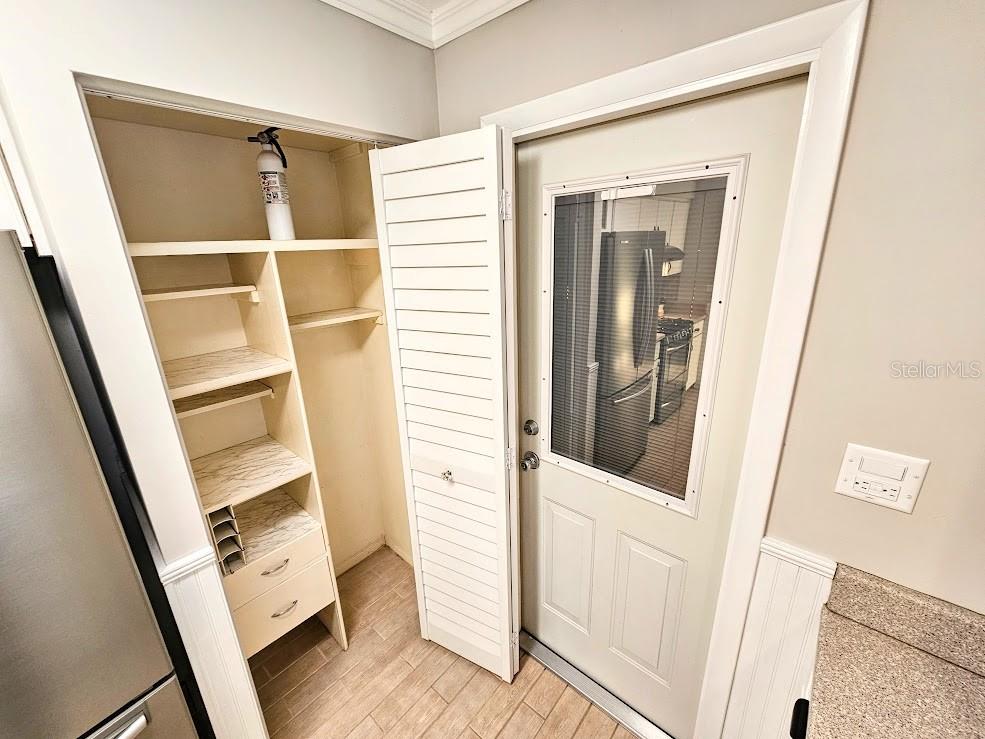 Photo 4 of 5517 WILLIAMSDALE CT