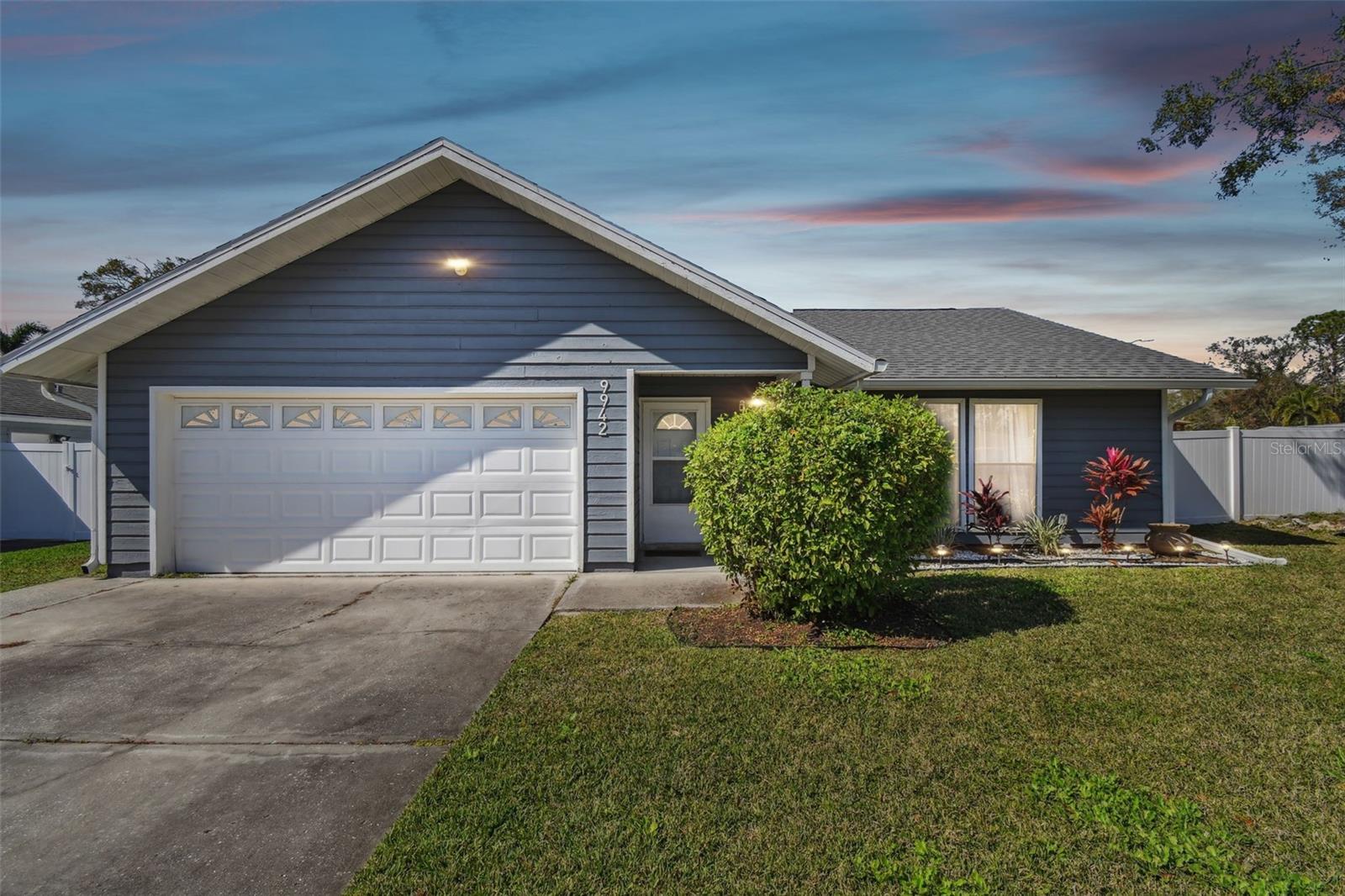 Photo 2 of 9942 56TH WAY N