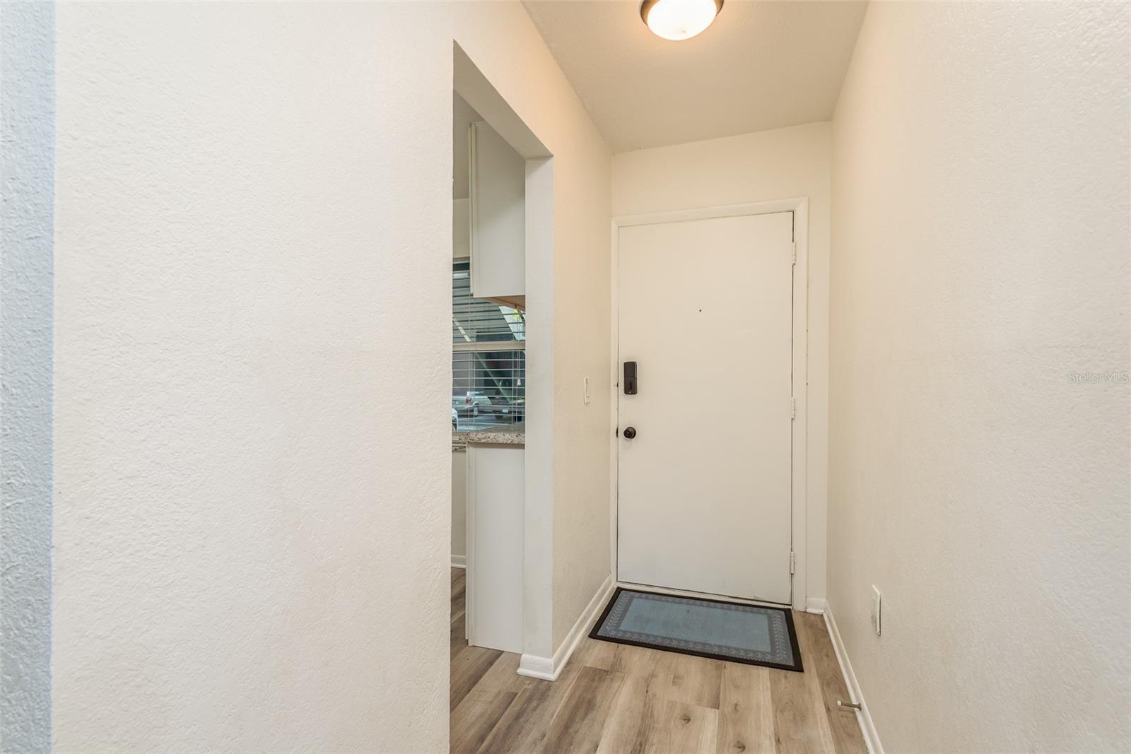 Photo 4 of 1303 S HERCULES AVE #1