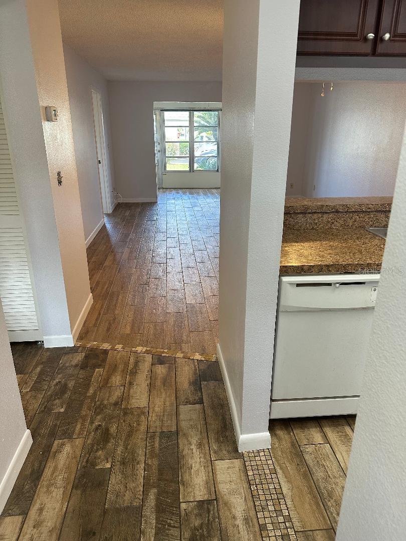 Photo 5 of 3411 TEESIDE DR #3411