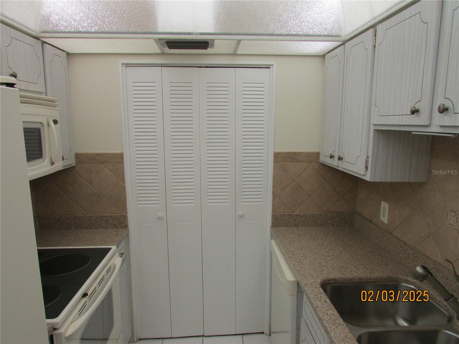 Photo 5 of 1235 S HIGHLAND AVE #3-303