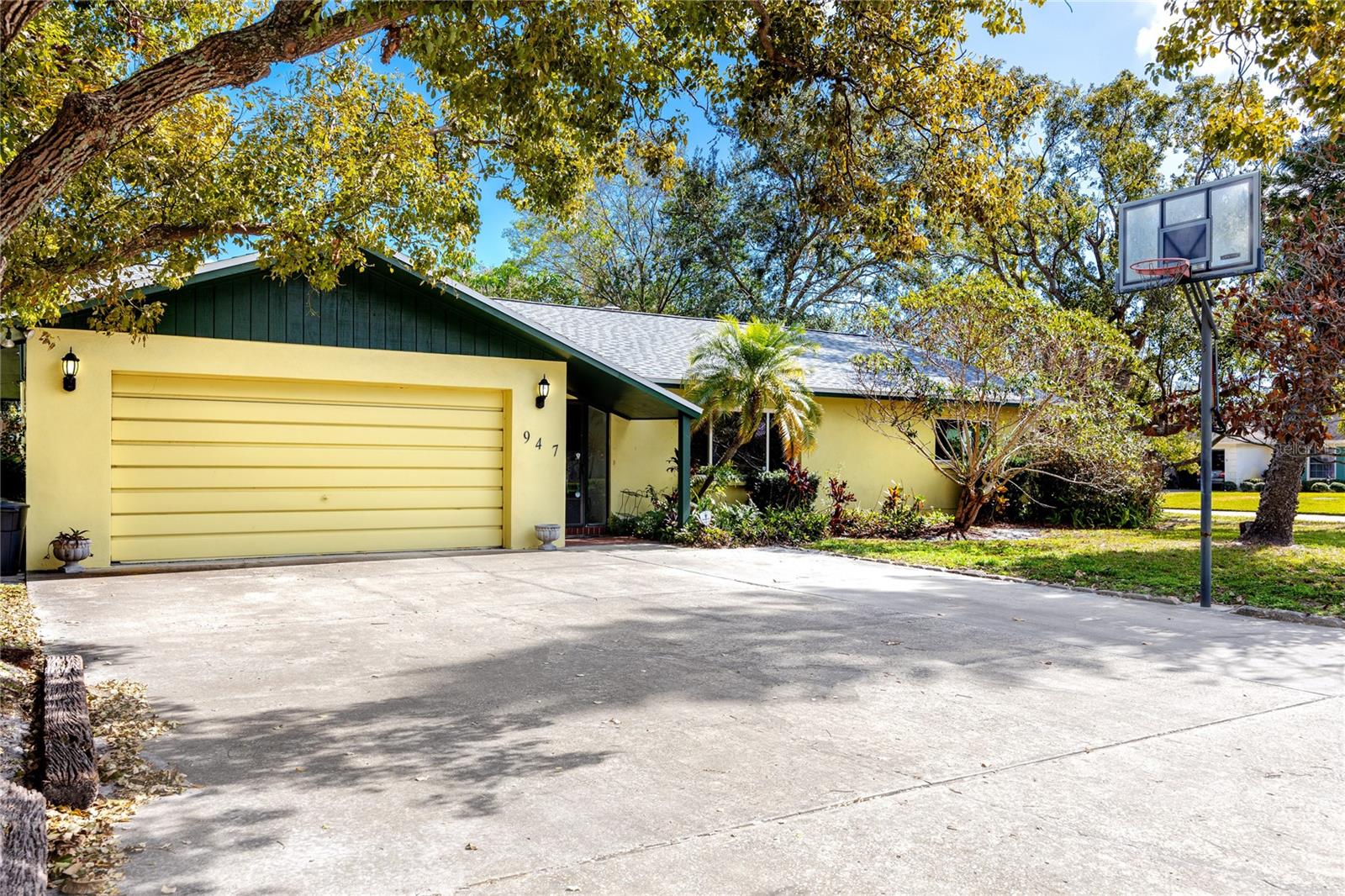Photo of 947 SOUSA DR