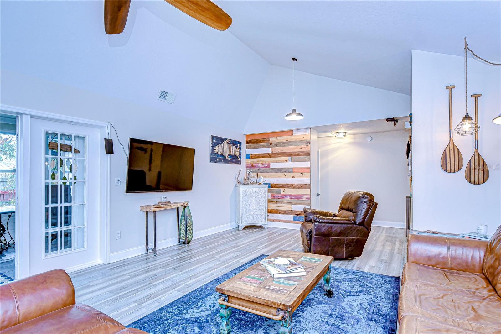 Photo 7 of 801 TIMBER POND DR