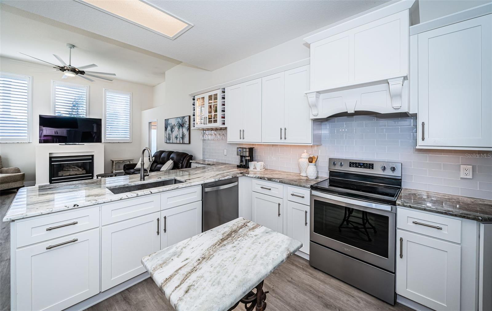 Photo 7 of 4754 STONEVIEW CIR