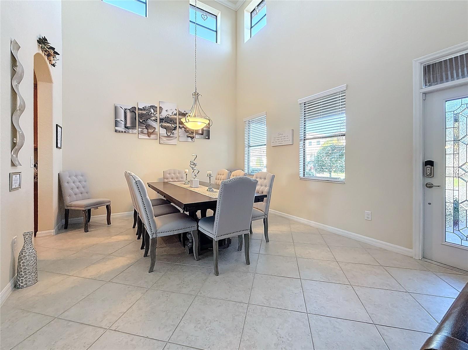 Photo 2 of 6467 WILLOWSHIRE WAY