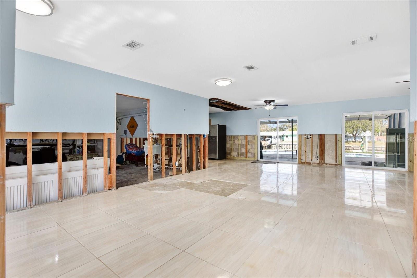 Photo 2 of 8421 FLAGSTONE DR