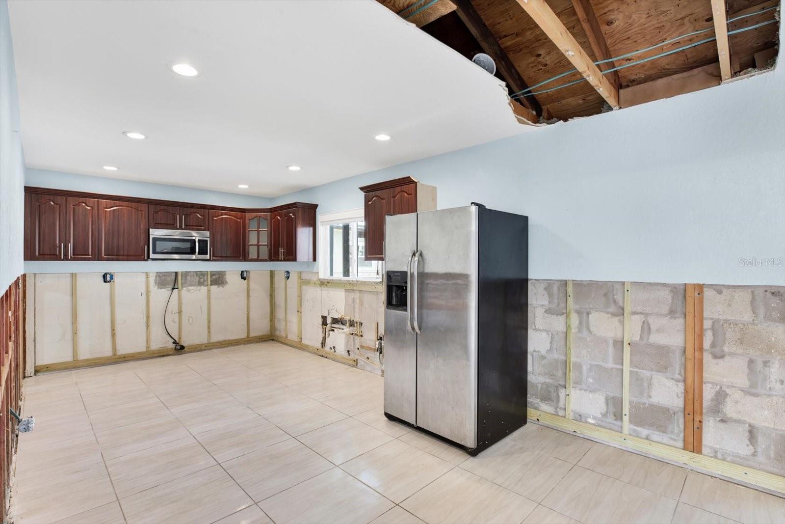 Photo 5 of 8421 FLAGSTONE DR