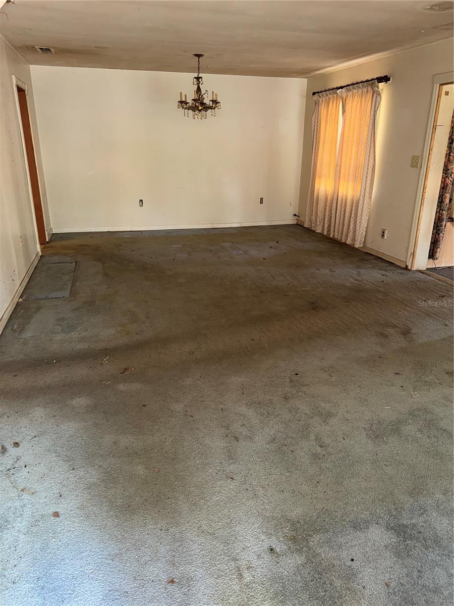 Photo 2 of 10120 N ASTER AVE