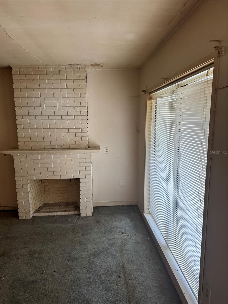 Photo 3 of 10120 N ASTER AVE