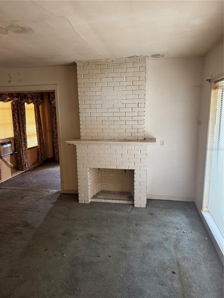 Photo 4 of 10120 N ASTER AVE