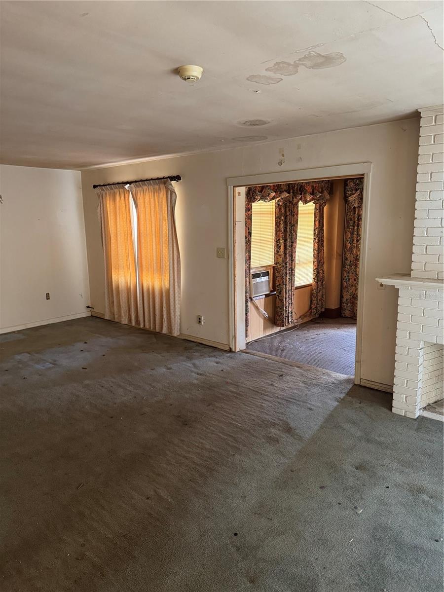 Photo 5 of 10120 N ASTER AVE