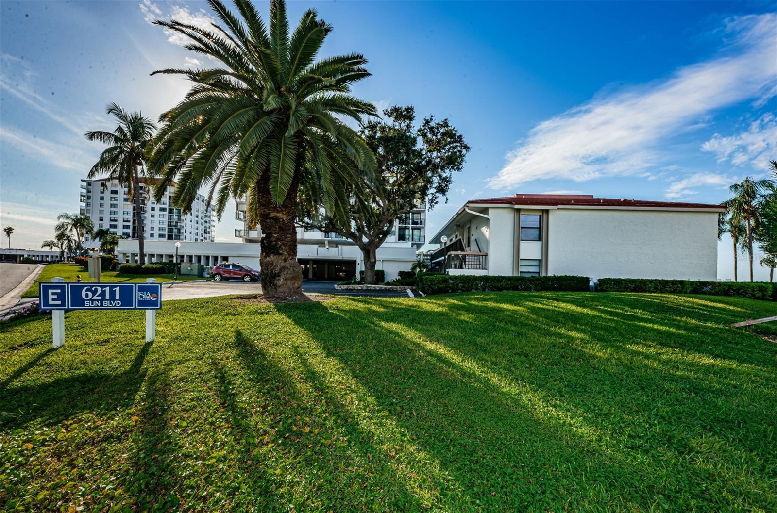 Photo 2 of 6211 SUN BLVD #115