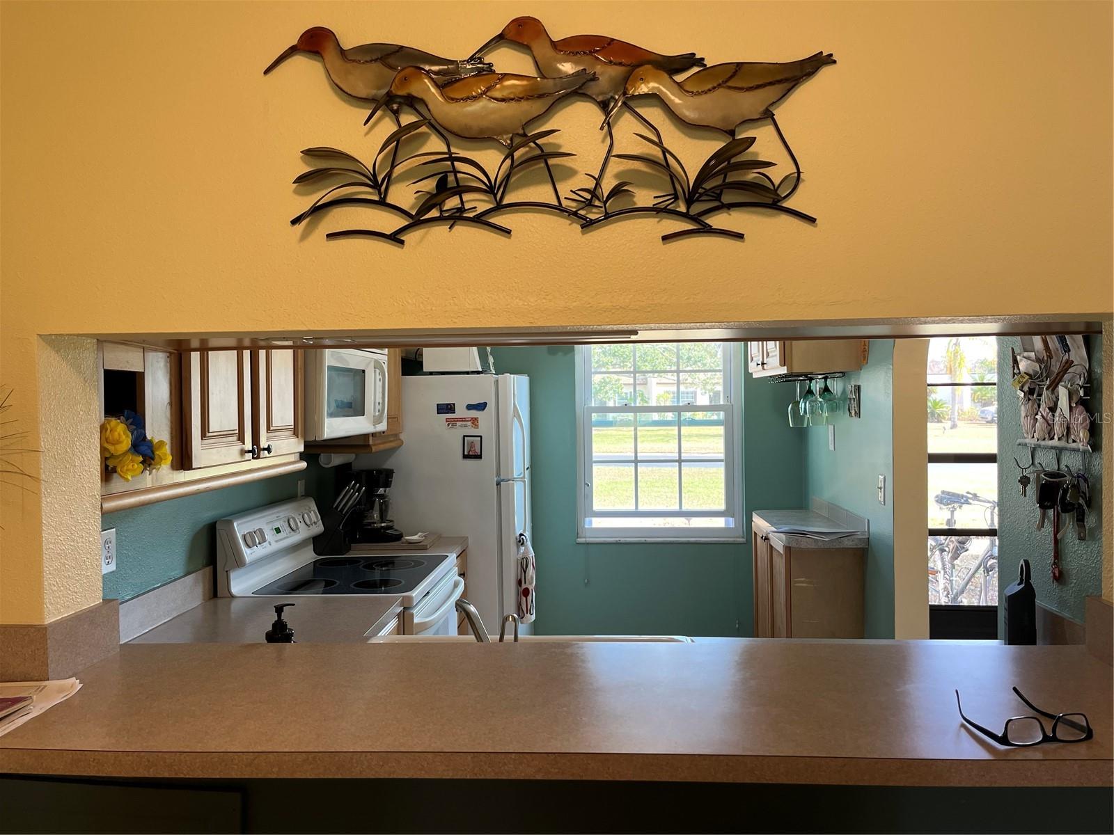 Photo 3 of 3150 MISSION GROVE DR #3150