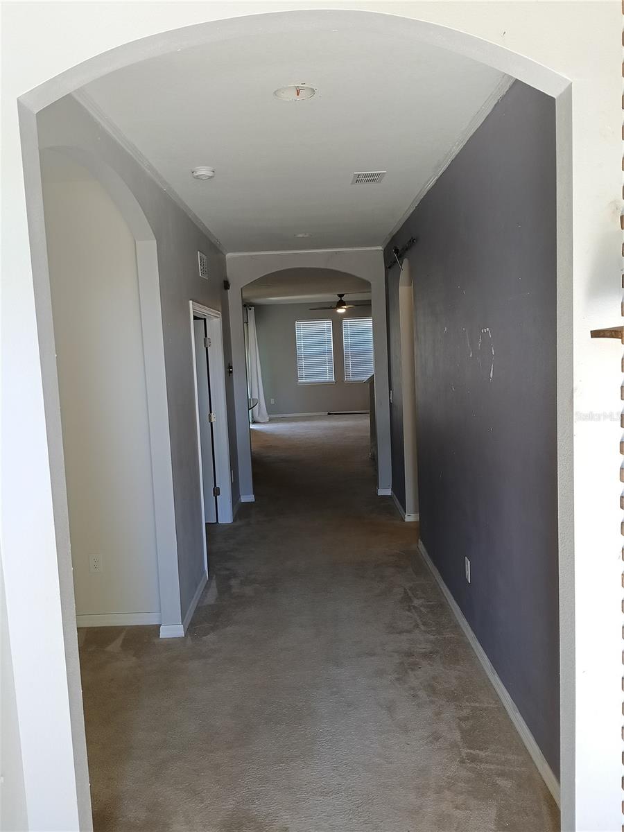 Photo 2 of 11105 SPRING POINT CIR
