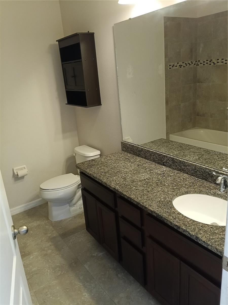 Photo 4 of 11105 SPRING POINT CIR