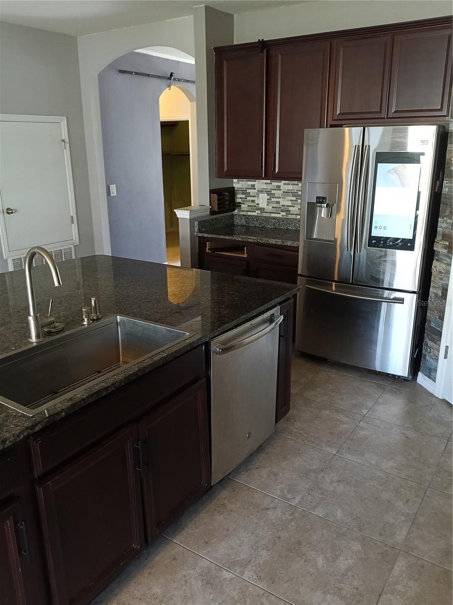 Photo 5 of 11105 SPRING POINT CIR