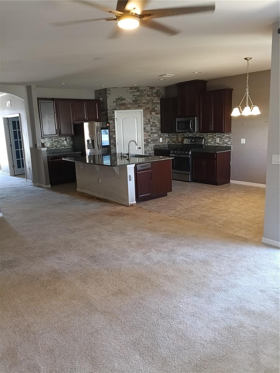 Photo 7 of 11105 SPRING POINT CIR