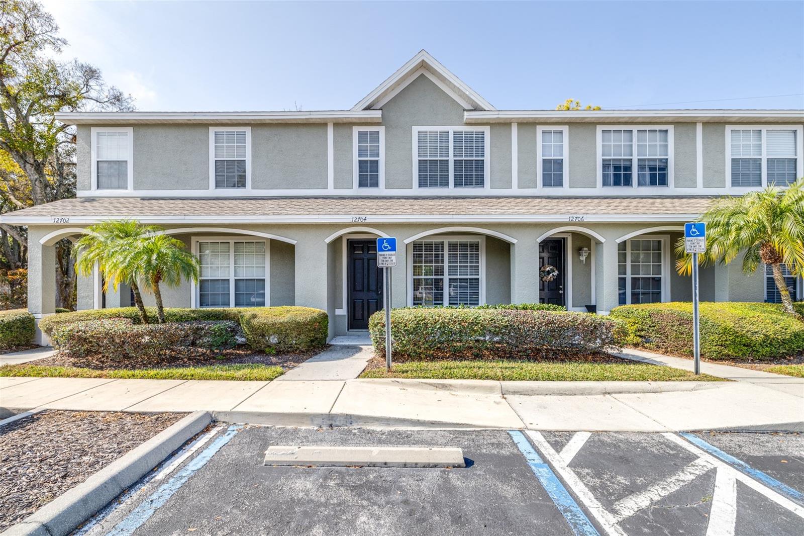 Photo of 12704 COUNTRY BROOK LN