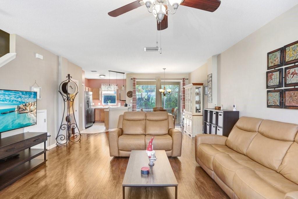 Photo 6 of 12402 COUNTRY WHITE CIR