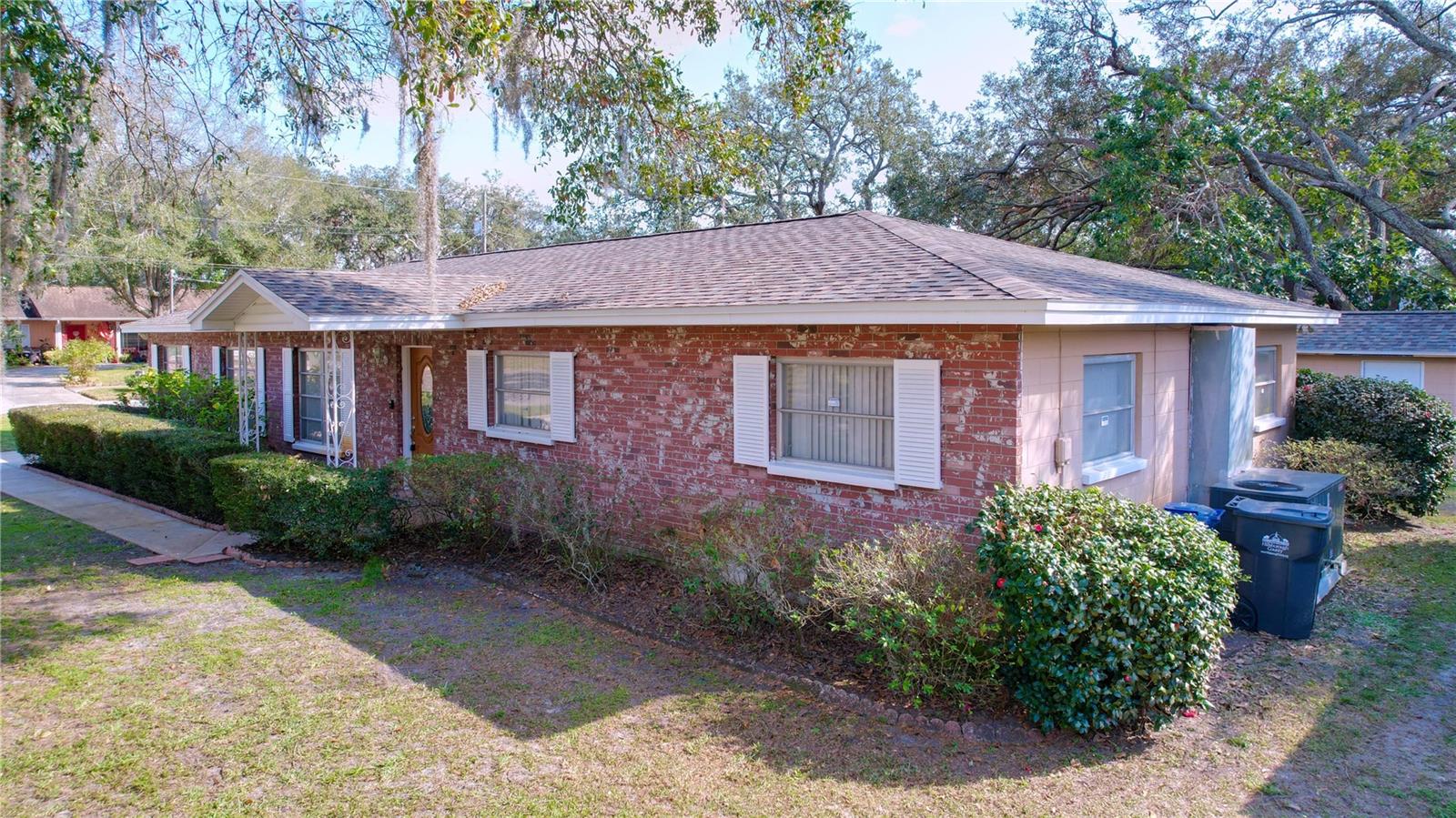 Photo 2 of 5009 E KIRBY ST