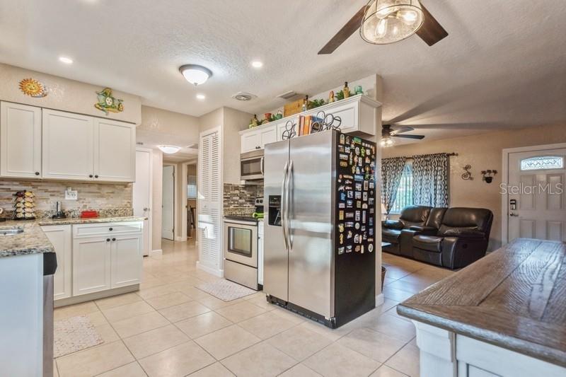Photo 3 of 7000 52ND LN N