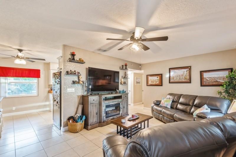 Photo 4 of 7000 52ND LN N