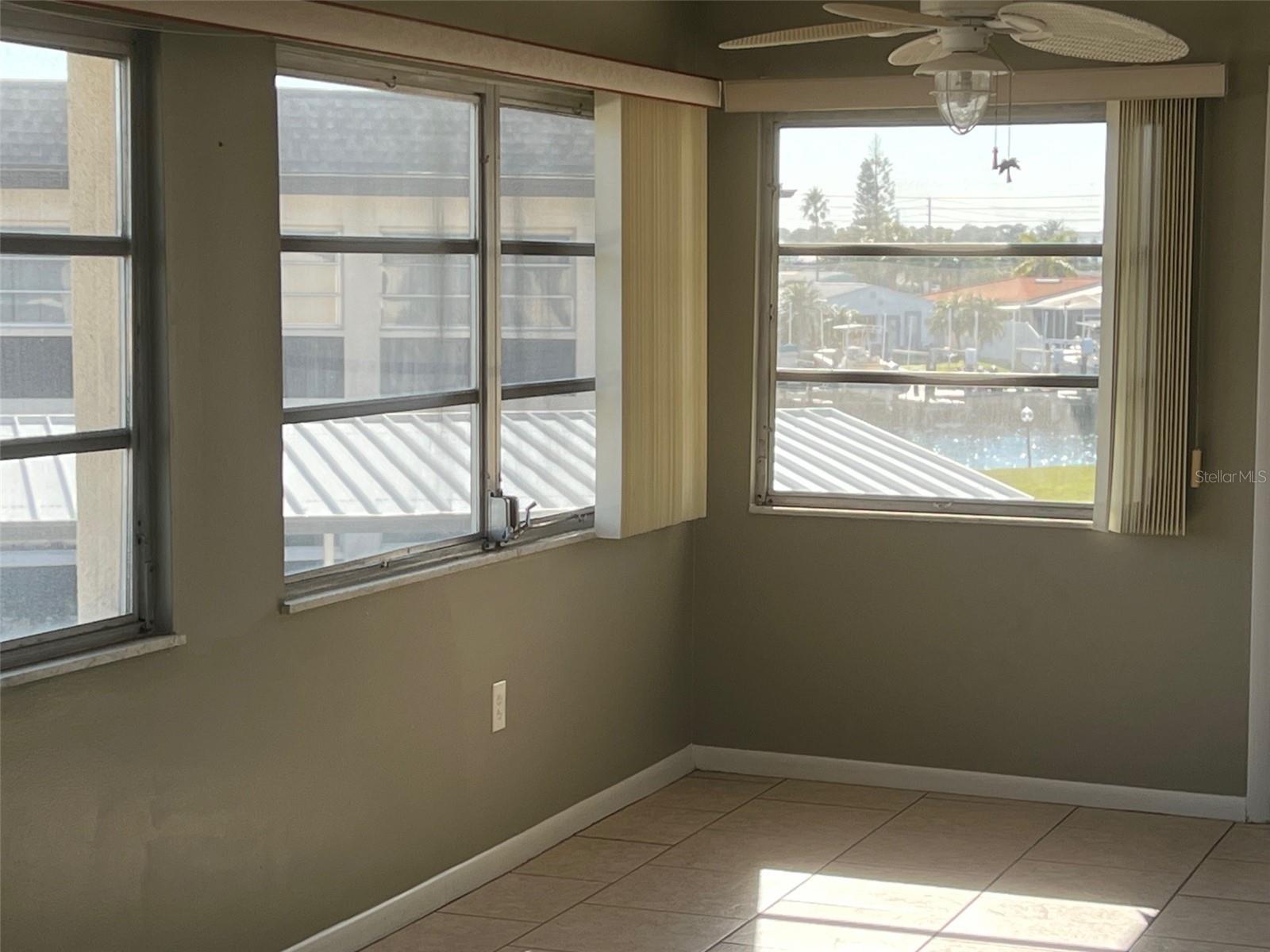 Photo 3 of 4715 JASPER DR #208
