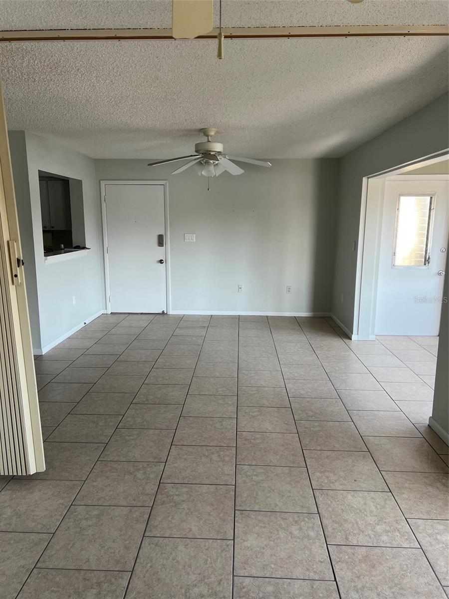 Photo 4 of 4715 JASPER DR #208