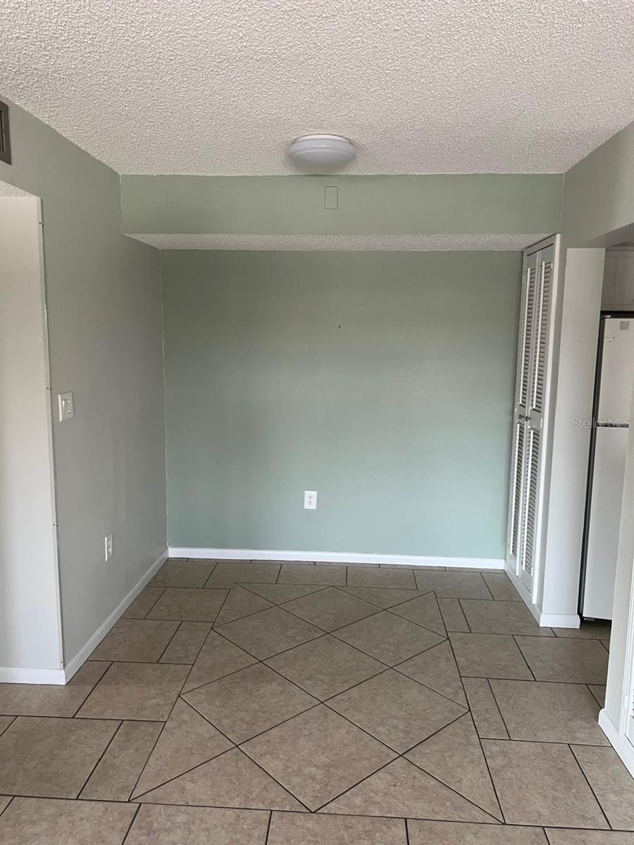 Photo 6 of 4715 JASPER DR #208