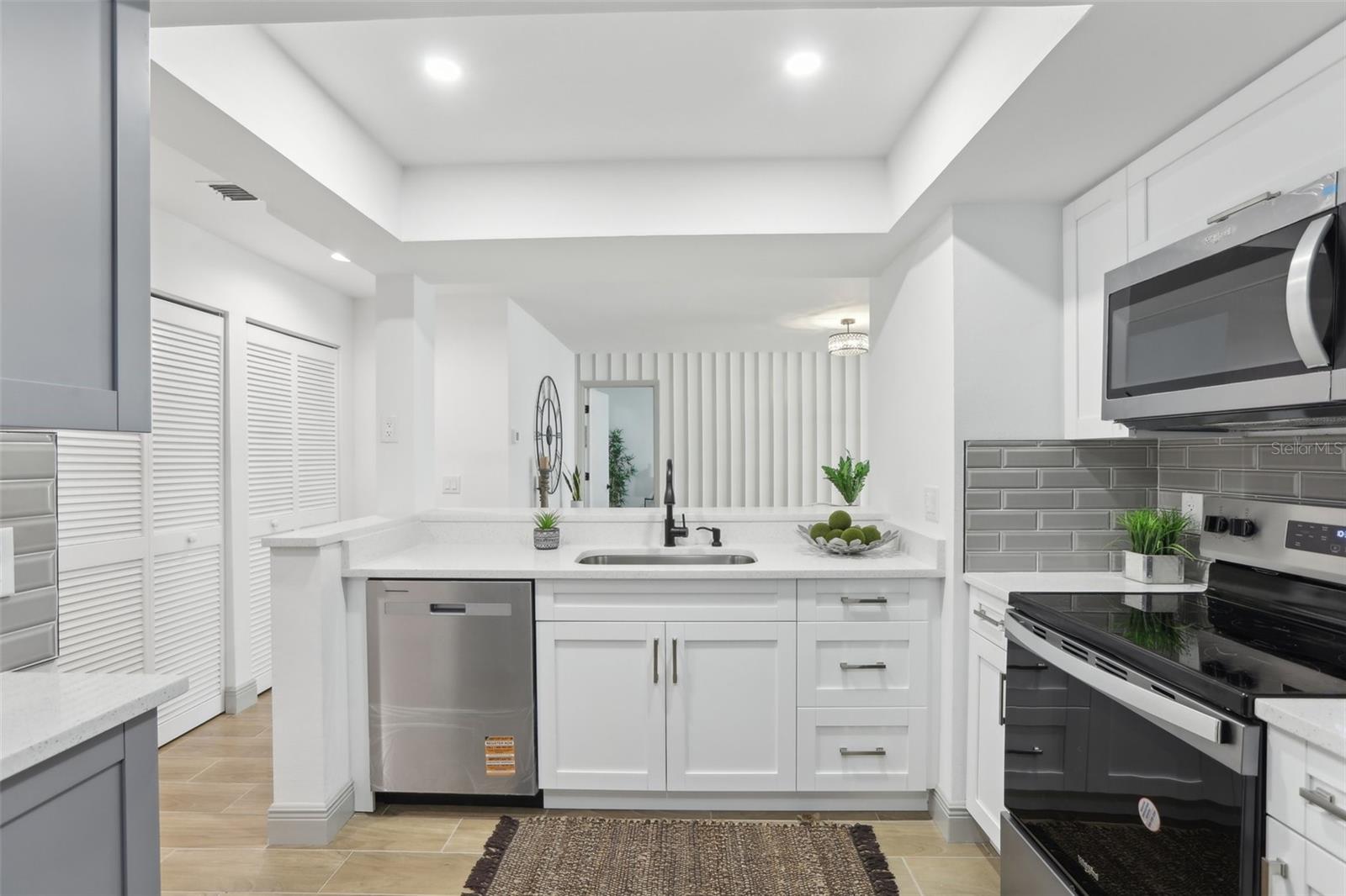 Photo 6 of 2725 COUNTRYSIDE BLVD #103
