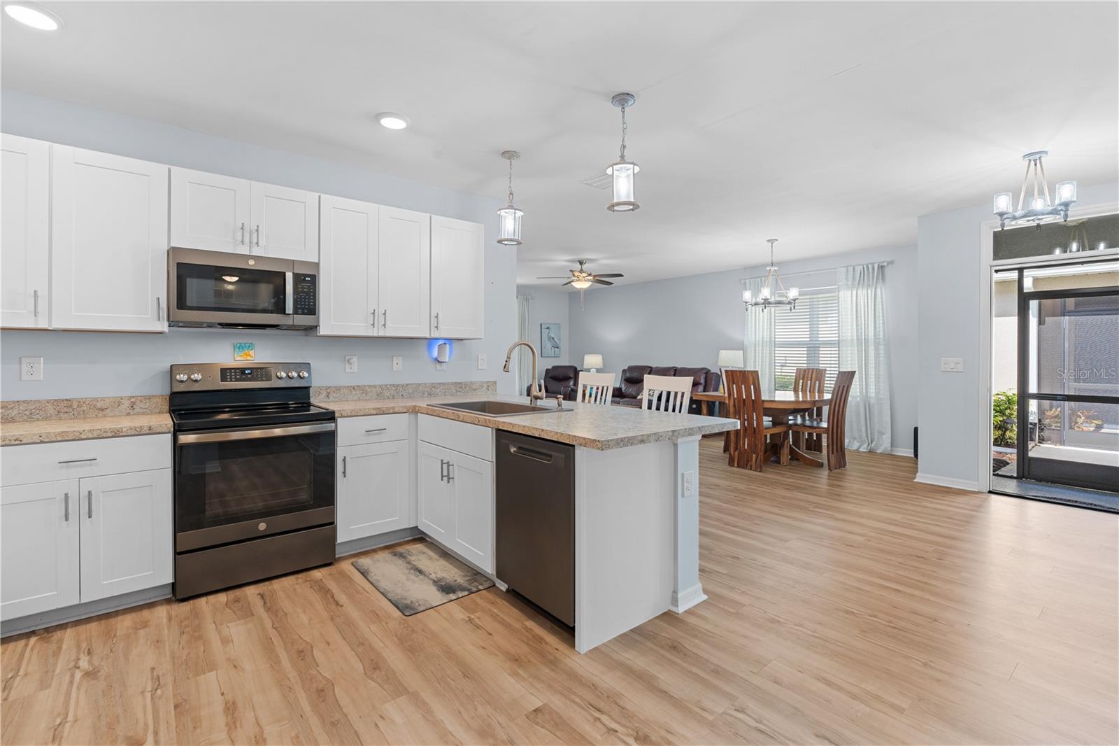 Photo 5 of 7497 W LENOX CIR