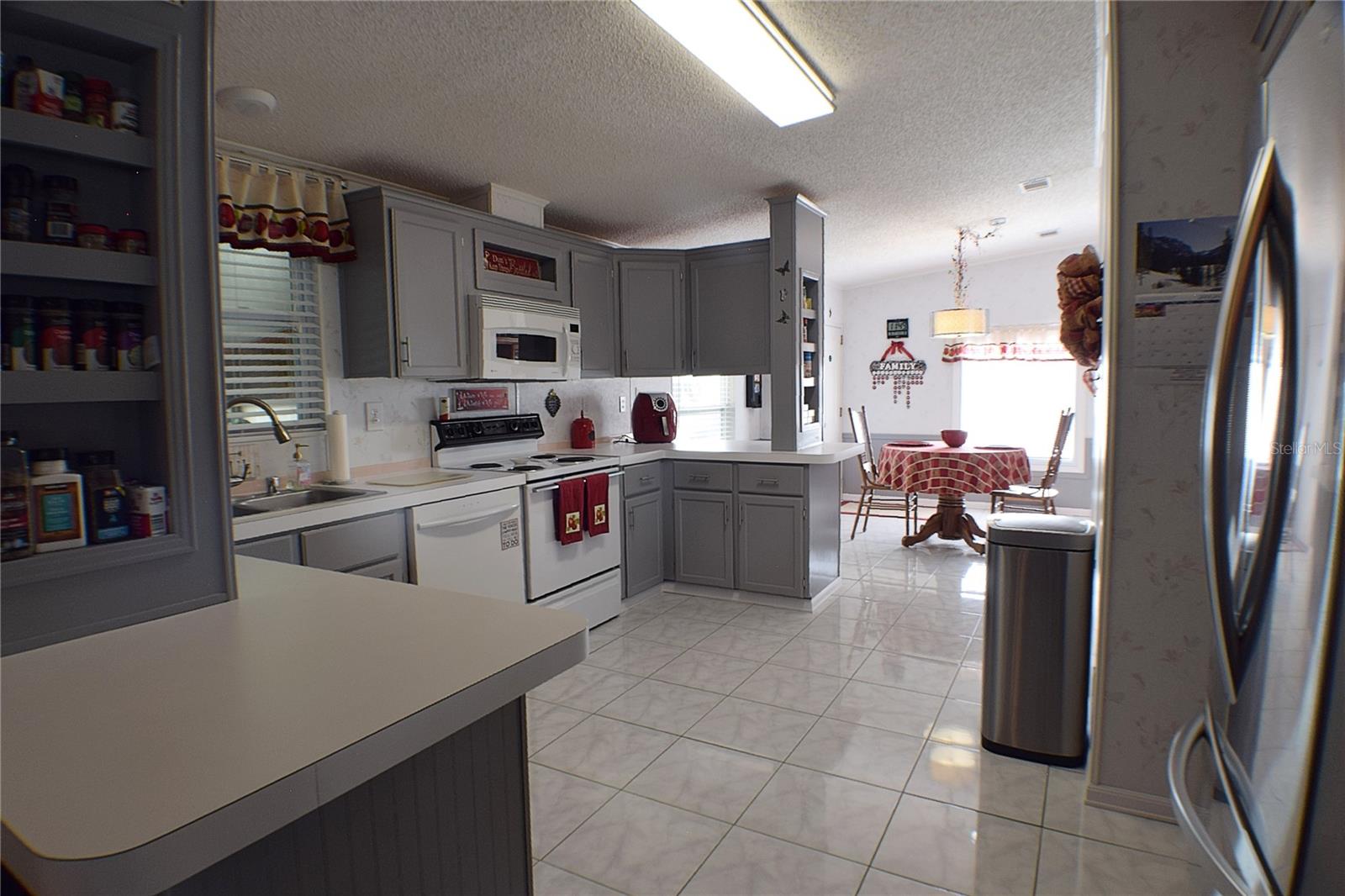 Photo 6 of 38517 WINDFLOWER AVE