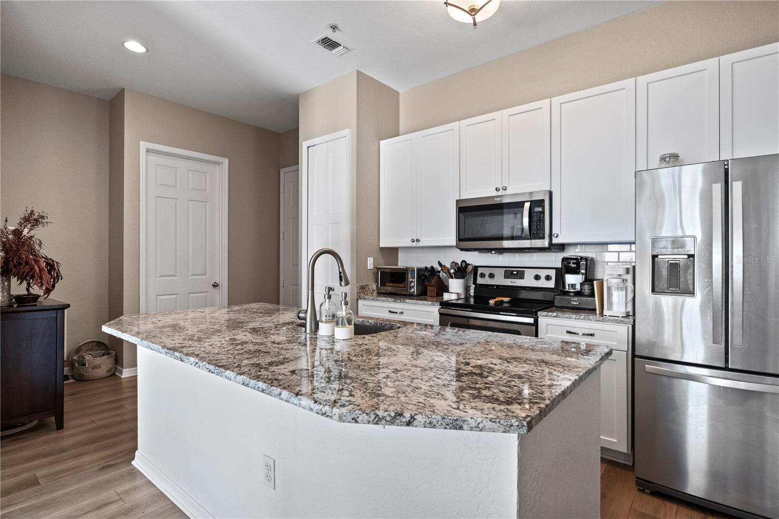 Photo 2 of 700 S HARBOUR ISLAND BLVD #802