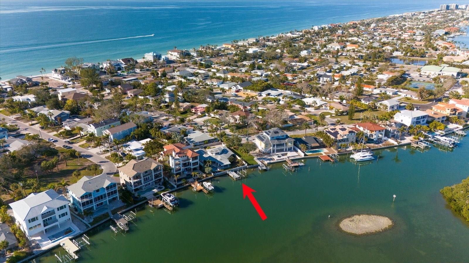 Photo 4 of 701 HARBOR DR